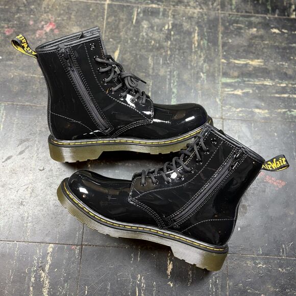 Dr. Martens 1460Y Black Patent Leather Combat Boots Size 5 Glossy Lace Up - Picture 2 of 6
